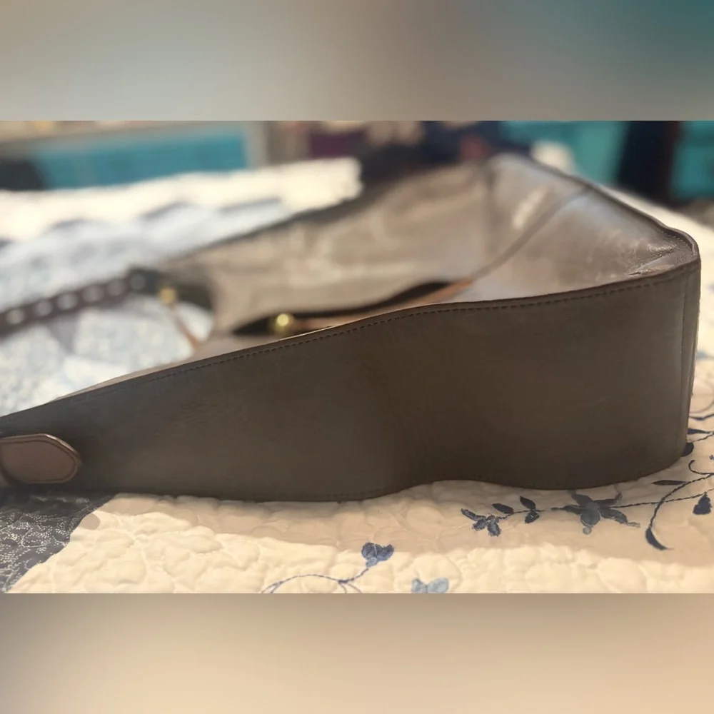 Hobo Purse - Picture 6 of 11